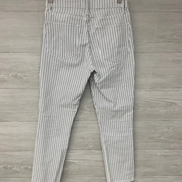 * | FRAME | Le High Straight Jeans. Size 26. - Picture 10 of 12